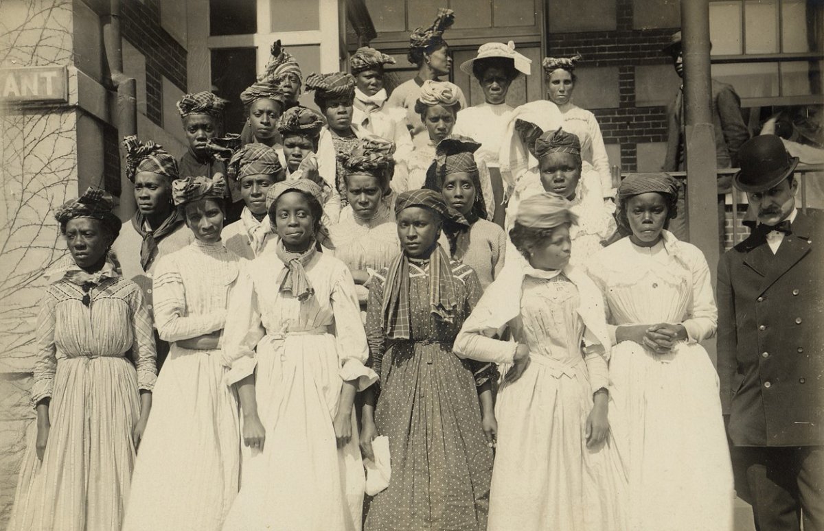 Women from Guadalupe photographed at Ellis Island.